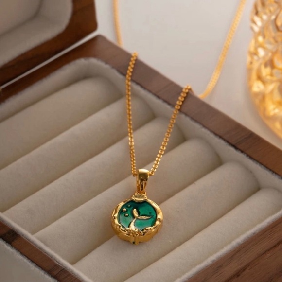 “Mermaid Profile & Tail” Cameo Silhouette Bubble Starfish Two-Way 18K Necklace - Picture 14 of 16